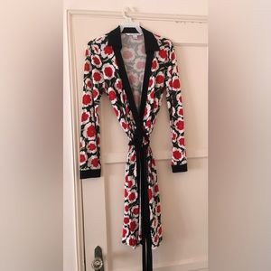 Diane von Furstenberg Wrap Dress New Size 6 Never been worn